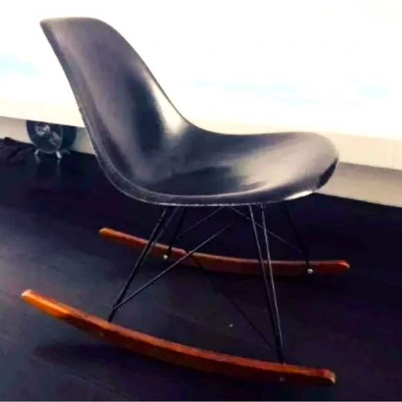 Eames Herman miller vintage rocking chair. - Picture 1 of 4
